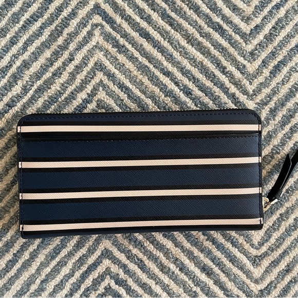 Kate Spade wallet - Picture 3 of 7
